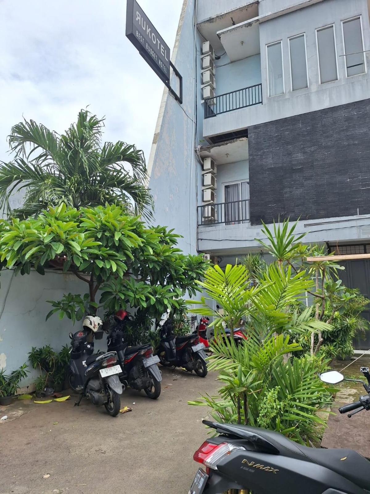 Oyo 93584 Rukotel South Tangerang Exteriör bild