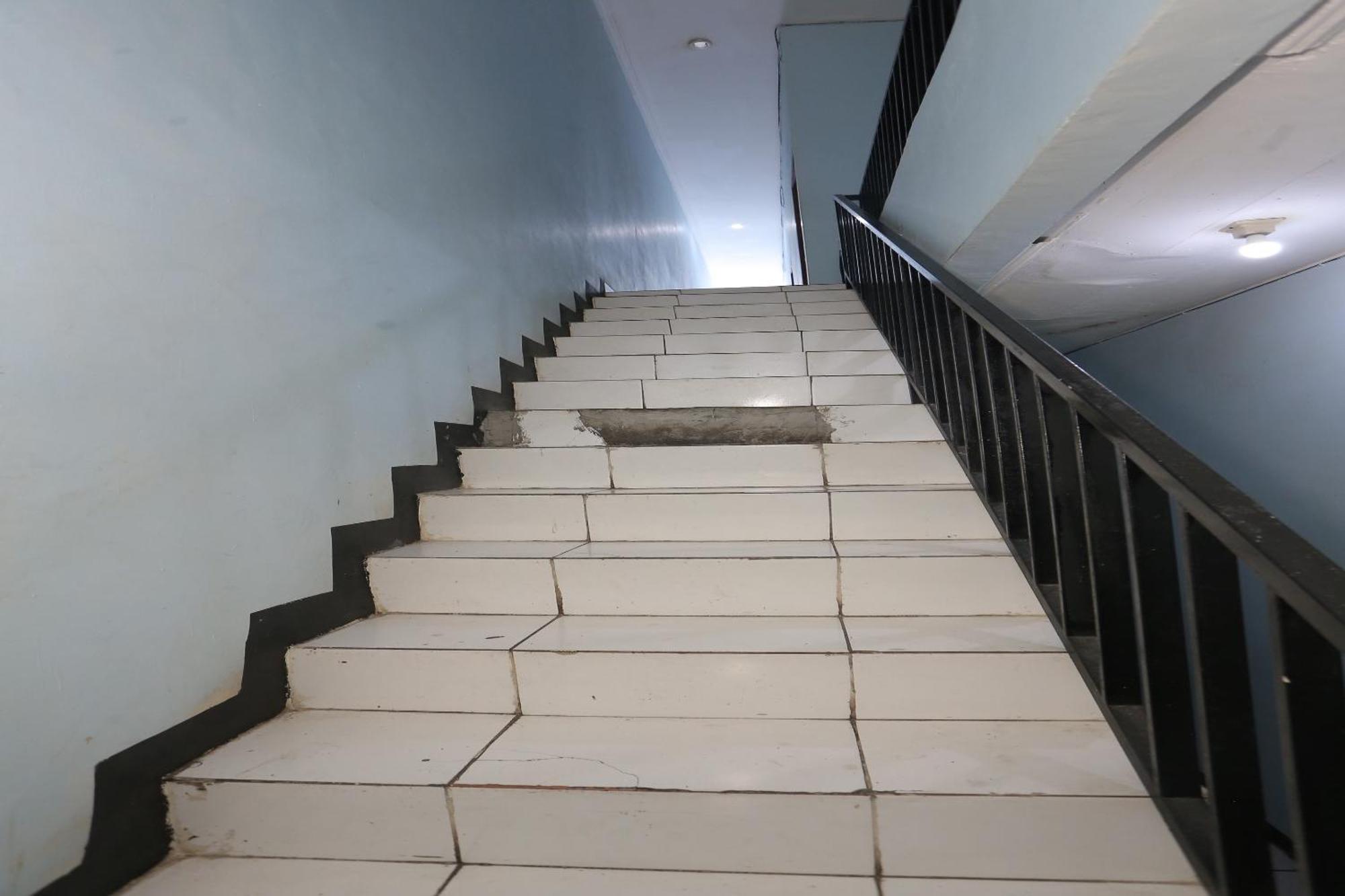 Oyo 93584 Rukotel South Tangerang Exteriör bild