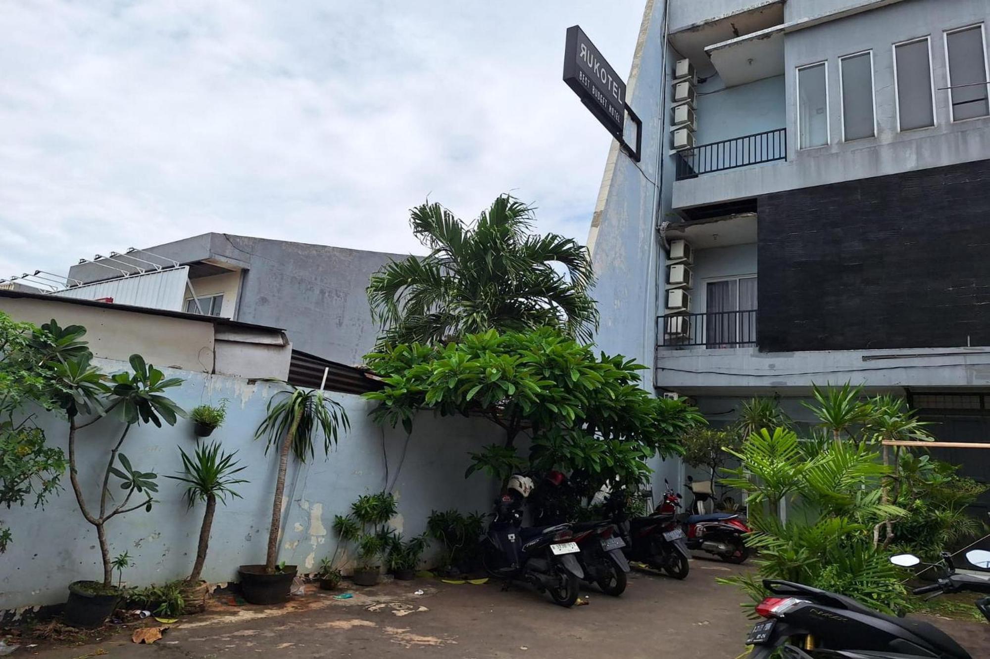 Oyo 93584 Rukotel South Tangerang Exteriör bild