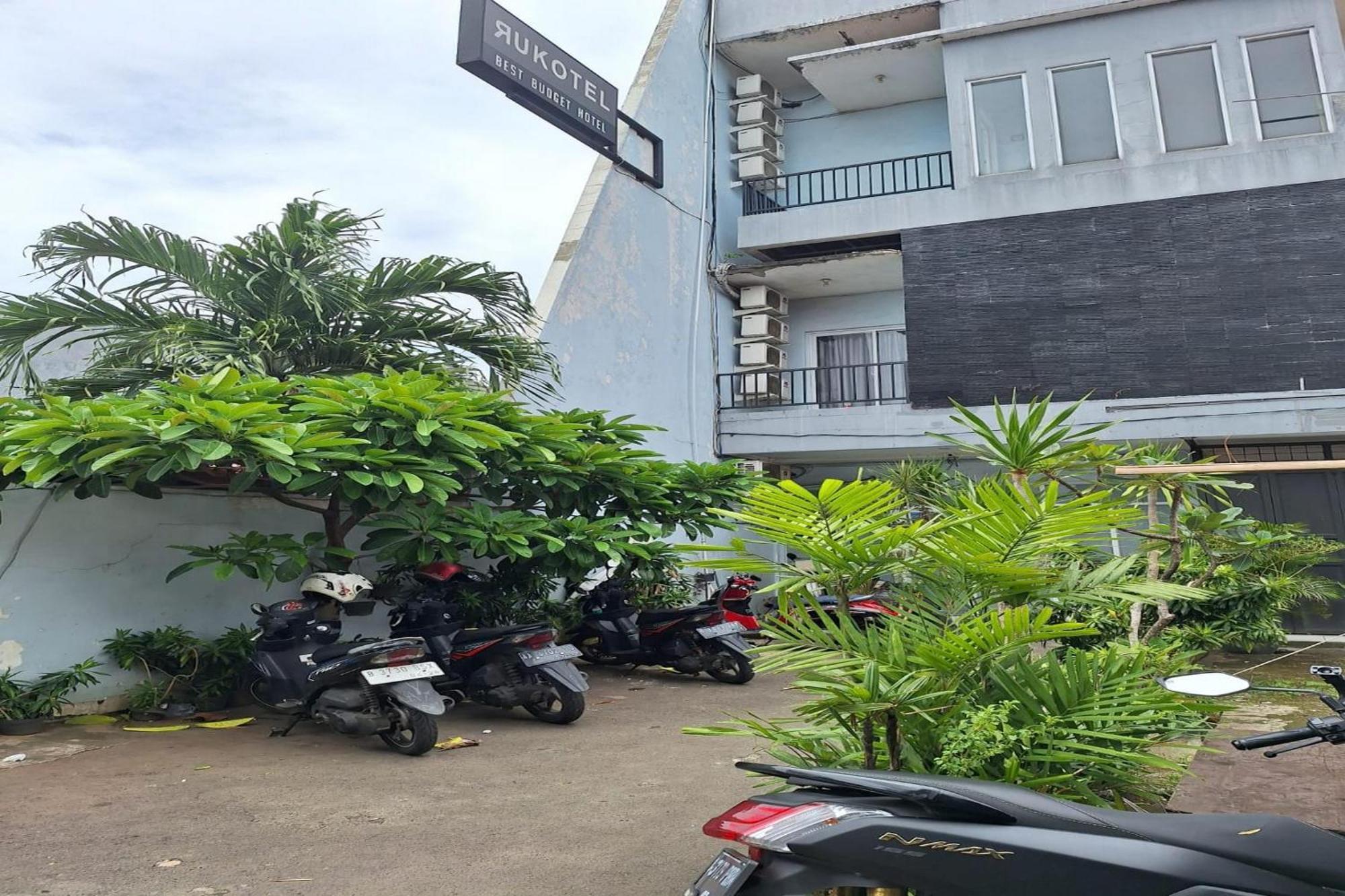 Oyo 93584 Rukotel South Tangerang Exteriör bild